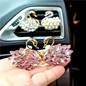 Car air conditioner air outlet aromatherapy diamond-encrusted swan perfume goddess ornaments crystal decoration high-end car 
Car air conditioner air outlet aromatherapy diamond-encrusted swan perfume goddess ornaments crystal decoration high-end car