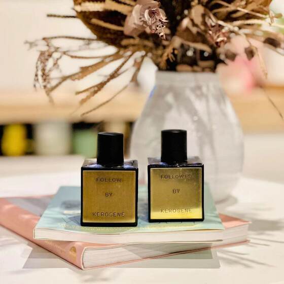 KEROSENE Kerosene Follow Perfume Followed Followed Kerosene Perfume Packaging Fragrance Sample
KEROSENE Kerosene Follow Perfume Followed Followed Kerosene Perfume Packaging Fragrance Sample