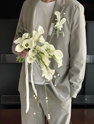 Artificial White Calla Lilies for Studio Photography, Bridal Bouquet for Wedding Photos, Travel Photography, Fake Flowers, Finished Flowers Artificial White Calla Lilies for Studio Photography, Bridal Bouquet for Wedding Photos, Travel Photography, Fake Flowers, Finished Flowers