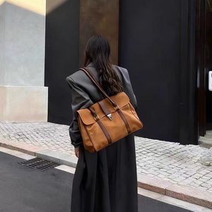 DUZI Armpit Large Capacity Suede Tote Bag Women's 2025 New Retro Commuting Frosted Official Messenger Bag 
DUZI Armpit Large Capacity Suede Tote Bag Women's 2025 New Retro Commuting Frosted Official Messenger Bag