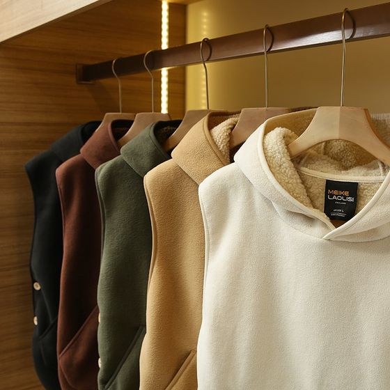 King-fried item! Thickened imitation lamb velvet! Autumn and winter hooded warm men's casual velvet vest autumn and winter jacket
King-fried item! Thickened imitation lamb velvet! Autumn and winter hooded warm men's casual velvet vest autumn and winter jacket