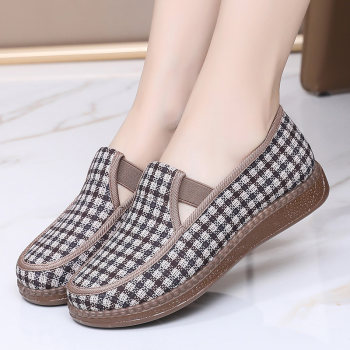 Old Beijing cloth shoes flat sole one foot step mother single shoes soft sole breathable low top hot style comfortable non-slip grandma shoes women Old Beijing cloth shoes flat sole one foot step mother single shoes soft sole breathable low top hot style comfortable non-slip grandma shoes women