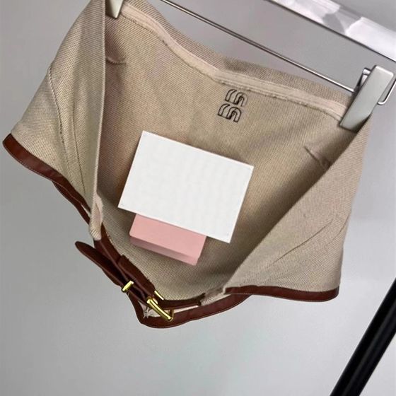 Summer new Korean multifunctional design niche backless short tube top with western style for women
Summer new Korean multifunctional design niche backless short tube top with western style for women