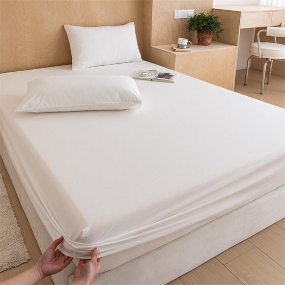 Simple pure cotton wash cotton bed cover single piece solid color cotton mattress protective cover Class A dustproof single product bed cover 1.8m 
Simple pure cotton wash cotton bed cover single piece solid color cotton mattress protective cover Class A dustproof single product bed cover 1.8m