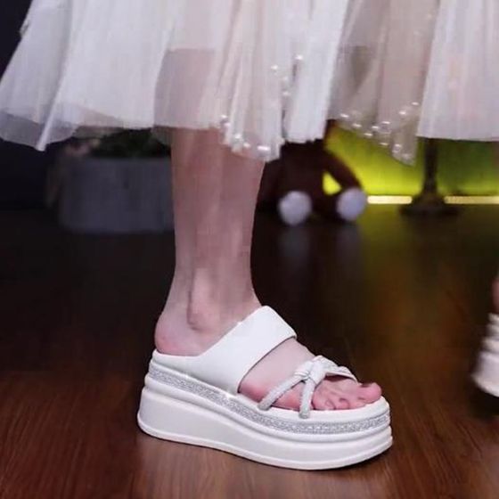 Thick-soled heightened slippers for women 2025 new summer outdoor rhinestone heel flip-flops with 100 W sponge cake beach
Thick-soled heightened slippers for women 2025 new summer outdoor rhinestone heel flip-flops with 100 W sponge cake beach