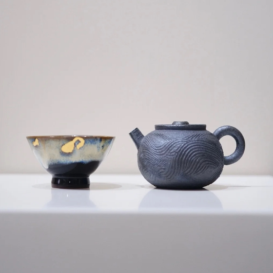 Handmade Japanese-style powder soda-burning Forbidden City Red Kung Fu Tea Set Purple Clay Pot
Handmade Japanese-style powder soda-burning Forbidden City Red Kung Fu Tea Set Purple Clay Pot