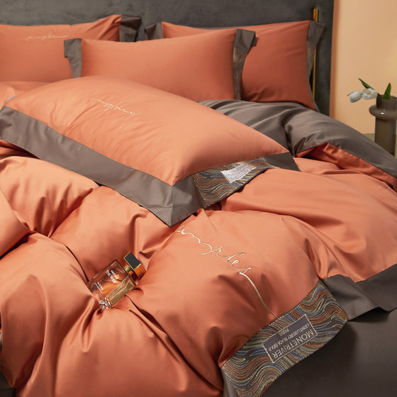 Light luxury high-end Class A 100 double-strand long-length cotton four-piece set full quilt cover bed linen hat bedding 
Light luxury high-end Class A 100 double-strand long-length cotton four-piece set full quilt cover bed linen hat bedding