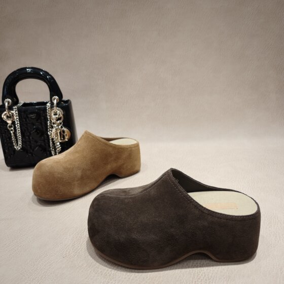2025 autumn new thick-soled Birkenstock shoes for women wearing laziness shoes retro versatile casual shoes for women
2025 autumn new thick-soled Birkenstock shoes for women wearing laziness shoes retro versatile casual shoes for women
