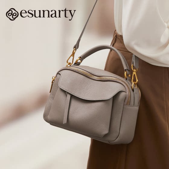 Genuine leather handbags for women 2025 new first layer soft leather mother bag crossbody bag large capacity multi-layer shoulder bag 
Genuine leather handbags for women 2025 new first layer soft leather mother bag crossbody bag large capacity multi-layer shoulder bag