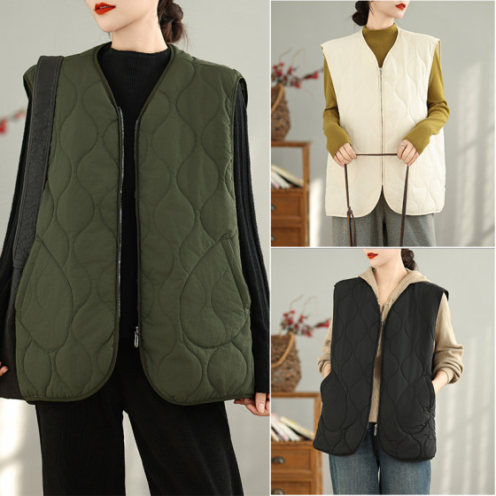 European-style front shoulder down cotton vest women's jacket short autumn and winter cotton warm vest diamond shoulder horse clip top
European-style front shoulder down cotton vest women's jacket short autumn and winter cotton warm vest diamond shoulder horse clip top