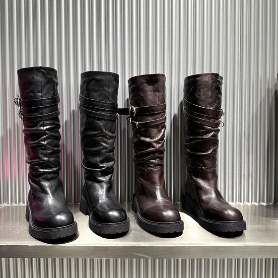 Lemo Fashion Boots Women's European Station 2025 Autumn and Winter New European Leather Round-toe Skin Belt Buckle High Tube Boots
Lemo Fashion Boots Women's European Station 2025 Autumn and Winter New European Leather Round-toe Skin Belt Buckle High Tube Boots