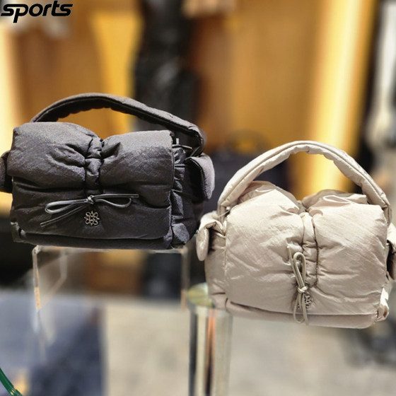 Korea purchasing st andrews golf accessories 25 autumn and winter women's logo sports casual handbag
Korea purchasing st andrews golf accessories 25 autumn and winter women's logo sports casual handbag