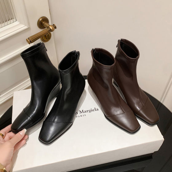 Fashionable autumn and winter new leather short boots stretch boots thin boots high heel women's boots square toe thick heels rear zipper fashion boots
Fashionable autumn and winter new leather short boots stretch boots thin boots high heel women's boots square toe thick heels rear zipper fashion boots