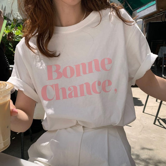 Korean chic summer simple and versatile round neck contrasting color English letter printing loose casual pullover short-sleeved T-shirt
Korean chic summer simple and versatile round neck contrasting color English letter printing loose casual pullover short-sleeved T-shirt