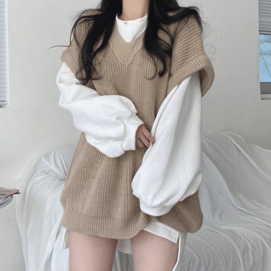 Korean chic spring versatile round neck lantern sleeve slit sweatshirt + casual loose sweater vest vest vest for women
Korean chic spring versatile round neck lantern sleeve slit sweatshirt + casual loose sweater vest vest vest for women