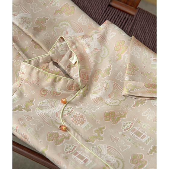 Silk art double-sided colored radish and Songjin silk dress with new Chinese style stand-up collar slanted lace temperament A-line skirt summer
Silk art double-sided colored radish and Songjin silk dress with new Chinese style stand-up collar slanted lace temperament A-line skirt summer