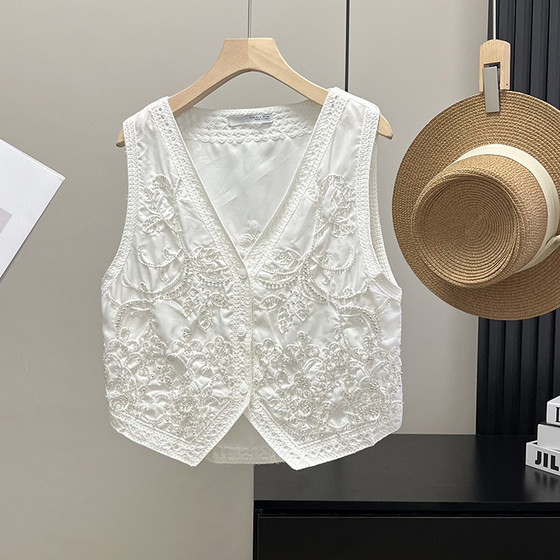 Walking in the play! Summer thin French hand-beaded heavy industry embroidered V-neck layered vest vest women's waistcoat
Walking in the play! Summer thin French hand-beaded heavy industry embroidered V-neck layered vest vest women's waistcoat