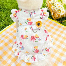 Cat and dog dress can be pulled Cat and dog dress can be pulled