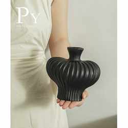 French Retro Style Vase, Niche Design, Personalized Art Flower Vessel, Ceramic Crafts for Guesthouses and Living Rooms French Retro Style Vase, Niche Design, Personalized Art Flower Vessel, Ceramic Crafts for Guesthouses and Living Rooms