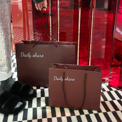 Chocolate-Colored High-End Clothing Store Tote Bag, Women's Clothing Special Shoulder Shopping Paper Bag Packaging Bag for New Year Chocolate-Colored High-End Clothing Store Tote Bag, Women's Clothing Special Shoulder Shopping Paper Bag Packaging Bag for New Year