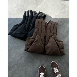 American deconstructed design thickened vest for men and women in fall and winter cleanfit street loose layered sleeveless vest jacket American deconstructed design thickened vest for men and women in fall and winter cleanfit street loose layered sleeveless vest jacket