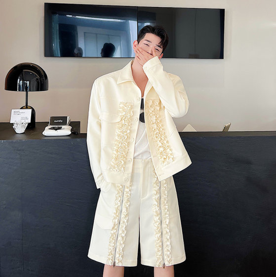 Spring and summer fashion show style black ears pearl decorative deconstructed spliced jacket shorts suit men's high-end two-piece set
Spring and summer fashion show style black ears pearl decorative deconstructed spliced jacket shorts suit men's high-end two-piece set
