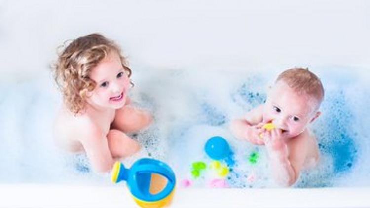 让宝宝爱上洗澡的水上玩具