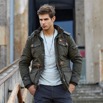 New winter plush thickened jacket for men's large size middle-aged casual cotton hooded men's warm mid-length jacket 
New winter plush thickened jacket for men's large size middle-aged casual cotton hooded men's warm mid-length jacket