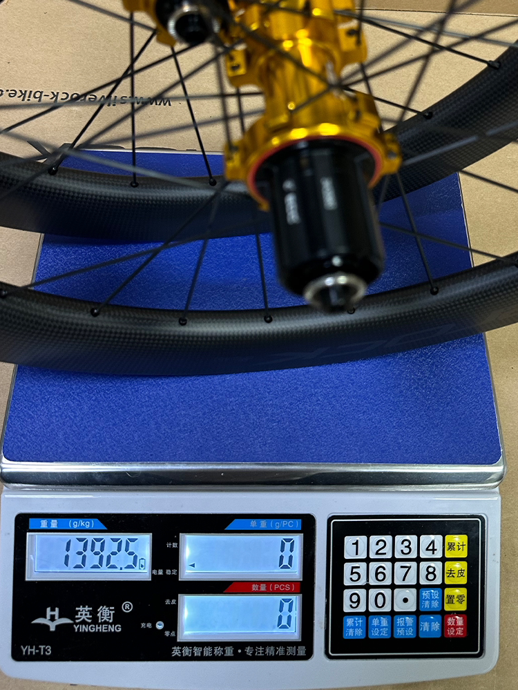 451　Silverockホイールセット　20インチ Silverock Carbon Fiber 451 Wheel Set - 20 inch Disc Brake