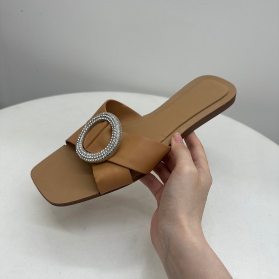 2025 summer outdoor flat bottom sandals for women with large size square head open toe versatile rhinestone buckle lightweight non-slip one-slip flop
2025 summer outdoor flat bottom sandals for women with large size square head open toe versatile rhinestone buckle lightweight non-slip one-slip flop