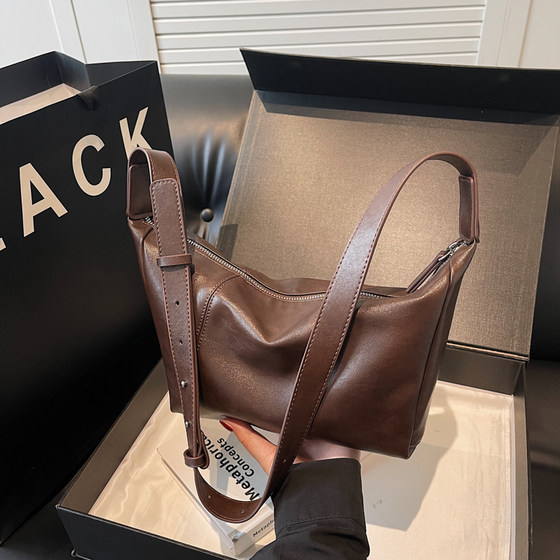 This year's most popular bag women's 2025 new spring retro casual dumpling bag versatile single shoulder crossbody bag 
This year's most popular bag women's 2025 new spring retro casual dumpling bag versatile single shoulder crossbody bag