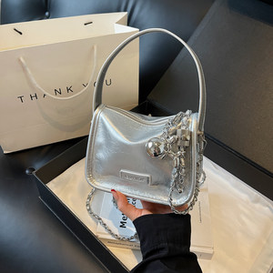 This year's hottest small bag women's 2025 new summer niche chain small square bag versatile single shoulder crossbody small bag 
This year's hottest small bag women's 2025 new summer niche chain small square bag versatile single shoulder crossbody small bag