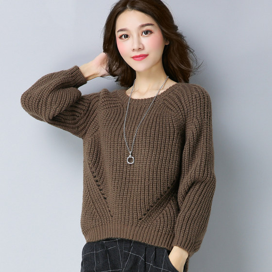 2025 new autumn knitted sweater women pullover loose Korean short thick sweater thick base shirt for women
2025 new autumn knitted sweater women pullover loose Korean short thick sweater thick base shirt for women