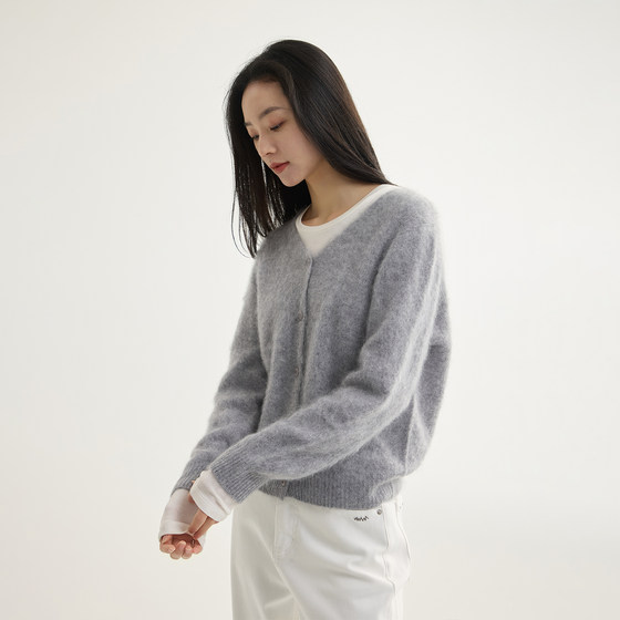 FUXU 5 cashmere wool brushed V-neck cardigan sweater, warm, loose, lazy, soft and waxy sweater 
FUXU 5 cashmere wool brushed V-neck cardigan sweater, warm, loose, lazy, soft and waxy sweater