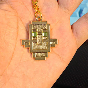 Minectaft Immortal Totem Metal Pendant Keychain Cyber Life-saving Talisman 
Minectaft Immortal Totem Metal Pendant Keychain Cyber Life-saving Talisman