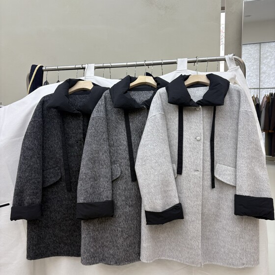 Korean double-sided cashmere coat mid-length women's 2025 autumn and winter new down collar loose slim wool jacket
Korean double-sided cashmere coat mid-length women's 2025 autumn and winter new down collar loose slim wool jacket