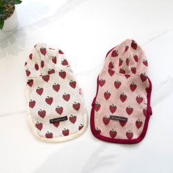 Autumn and winter strawberry vest vest coat Teddy Bichon dog cat pet clothes small dog cape cloak Autumn and winter strawberry vest vest coat Teddy Bichon dog cat pet clothes small dog cape cloak