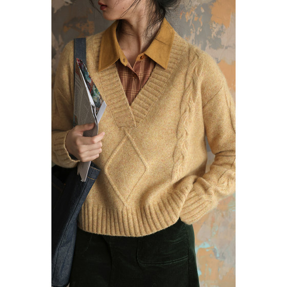 Solighter French retro v-neck pullover sweater for women in autumn and winter 2025 new loose soft and glutinous knitted top 
Solighter French retro v-neck pullover sweater for women in autumn and winter 2025 new loose soft and glutinous knitted top