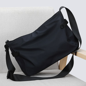 Simple shoulder bag men's bag obliquely cross the small backpack Korean version of the messenger bag men's bag casual large -capacity postman Simple shoulder bag men's bag obliquely cross the small backpack Korean version of the messenger bag men's bag casual large -capacity postman