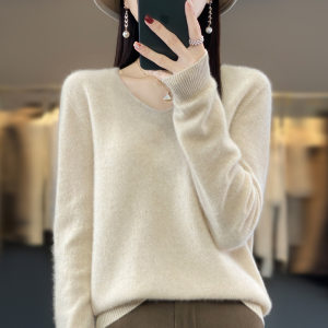 Sweetheart neck bottoming sweater knitted sweater one-line ready-to-wear sweater 2023 autumn and winter women's V-neck loose short style 
Sweetheart neck bottoming sweater knitted sweater one-line ready-to-wear sweater 2023 autumn and winter women's V-neck loose short style