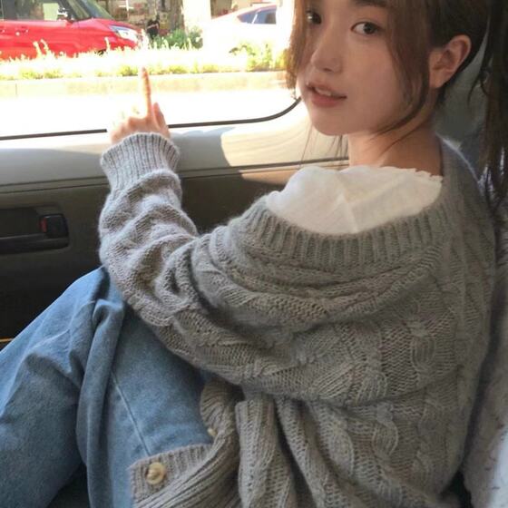 Retro lazy style v-neck twist sweater cardigan jacket for women's autumn and winter new thickened warm knitted top
Retro lazy style v-neck twist sweater cardigan jacket for women's autumn and winter new thickened warm knitted top
