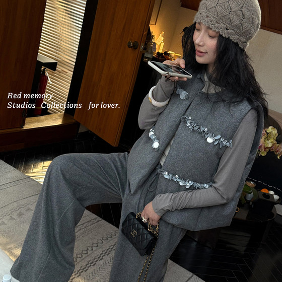 The ideal companion for the new store REDMEMORY, the untamed beauty, heavy industry beaded vest + wide-leg pants
The ideal companion for the new store REDMEMORY, the untamed beauty, heavy industry beaded vest + wide-leg pants