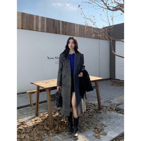 MULVAN retro woolen coat for women long autumn and winter high-end style loose wool suit woolen jacket
MULVAN retro woolen coat for women long autumn and winter high-end style loose wool suit woolen jacket