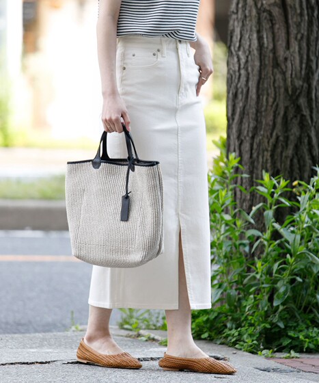 Daily list 2025 spring and summer new wash high waist front slit elastic denim skirt URBAN RESEARCH
Daily list 2025 spring and summer new wash high waist front slit elastic denim skirt URBAN RESEARCH