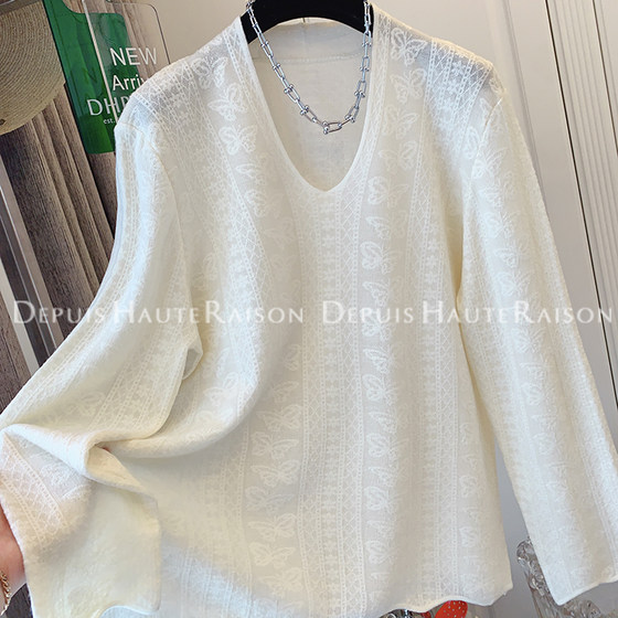 DHR Temperament lazy Fengshui wool V-neck butterfly sweater base shirt loose top women autumn clothing
DHR Temperament lazy Fengshui wool V-neck butterfly sweater base shirt loose top women autumn clothing