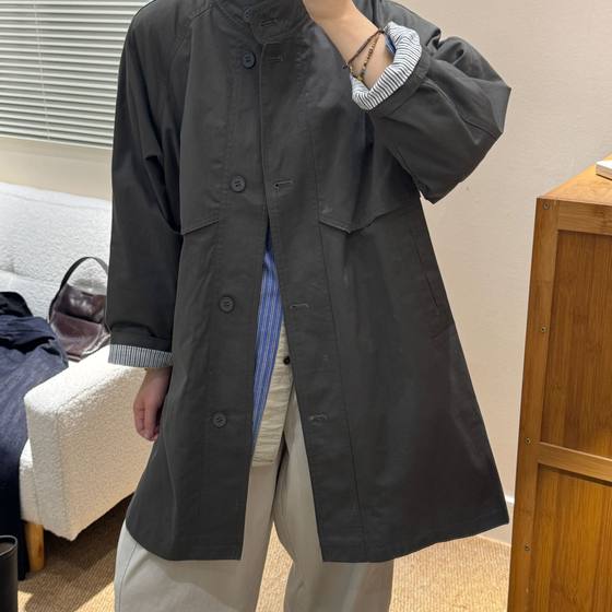 High-end casual stand-up collar windbreaker jacket for women's autumn new retro style loose fashionable and versatile slim top
High-end casual stand-up collar windbreaker jacket for women's autumn new retro style loose fashionable and versatile slim top