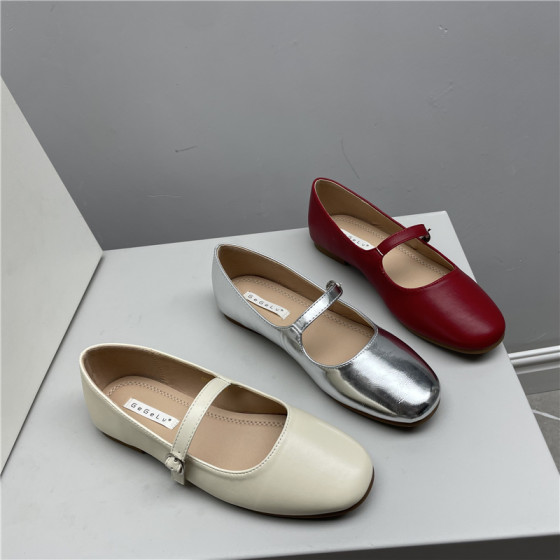 Women's shoes for women's new style of 2022 Xia flat heel soft sole square toe buckle versatile Mary Zhen shoes single shoes
Women's shoes for women's new style of 2022 Xia flat heel soft sole square toe buckle versatile Mary Zhen shoes single shoes