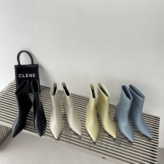 2025 autumn and winter new simple brand short-tube fashion low-heel boots fashionable pointed-toe sleeve short boots
2025 autumn and winter new simple brand short-tube fashion low-heel boots fashionable pointed-toe sleeve short boots