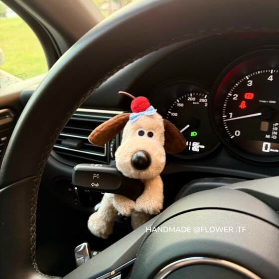 New product genuine British super boss dog car car cover decoration cute doll accessories new car supplies decoration 
New product genuine British super boss dog car car cover decoration cute doll accessories new car supplies decoration