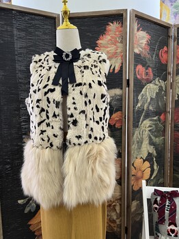 Unique North Latitude 8 Degrees Retro Leopard Print Stitching Genuine Fur Vest Women's Short Jacket Top Genuine Wool Clothes 
Unique North Latitude 8 Degrees Retro Leopard Print Stitching Genuine Fur Vest Women's Short Jacket Top Genuine Wool Clothes